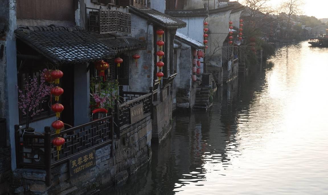 努力跳跃
